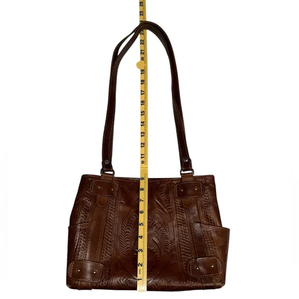 Vintage • Beautiful Embossed Leather Shoulder Bag • Made in Paraguay - Image 10