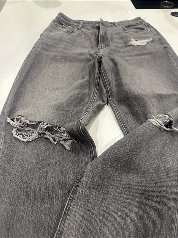 American Eagle Mom Jean Black/Gray distressed Jean size 10 - Image 2