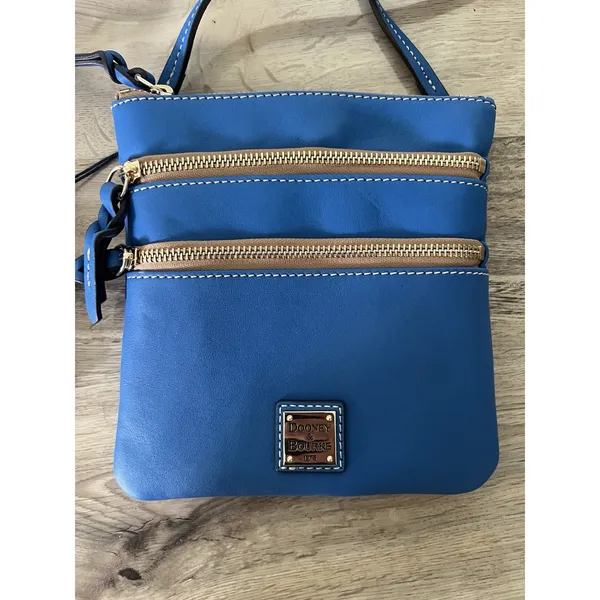 Dooney & Bourke Light Blue Leather North South Triple Zip Crossbody Bag NWT - Image 4