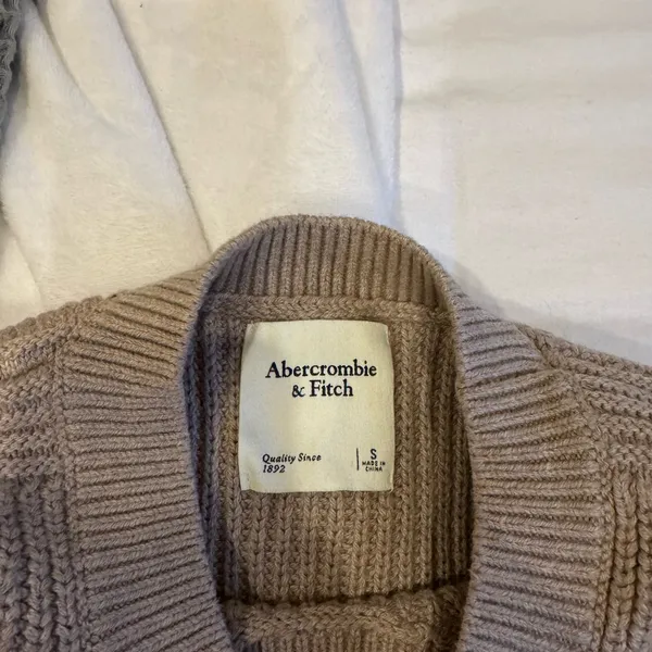 Abercrombie Crew Shell Sweater - Image 10