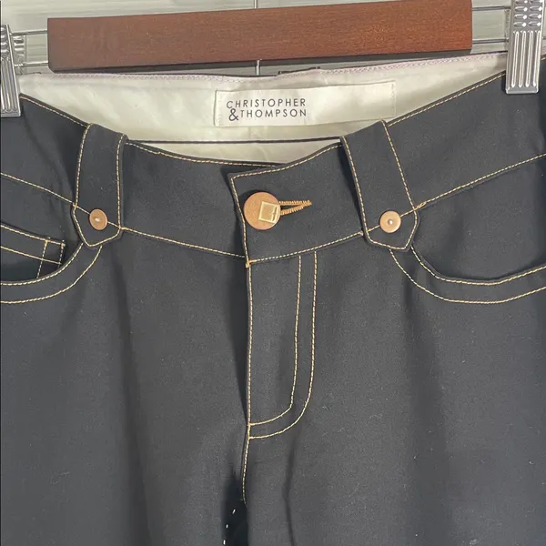 Elegant Black Flare Jeans for Women - Image 2
