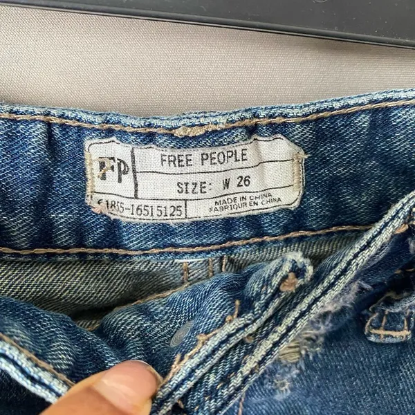 Free People Cowgirl Boho Beachy Distressed Frayed Denim‎ Jean Shorts 26 Blue - Image 5
