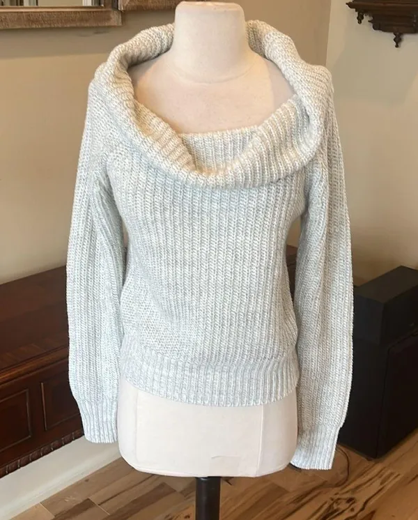 Oversized Cowl Drape Neck Light Gray Crochet Sweater Size XS - Image 6