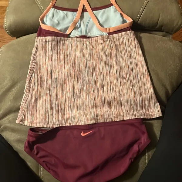 Nike 2 piece Tankini swimsuit - Image 4