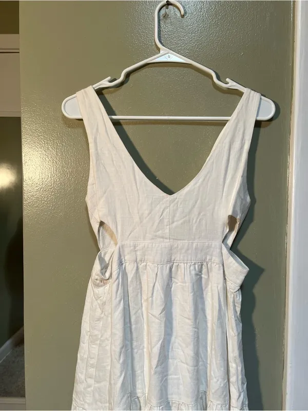 Storia Women's Size Medium Sleeveless Midi Dress White V-Neck Cutout Button Fron - Image 7