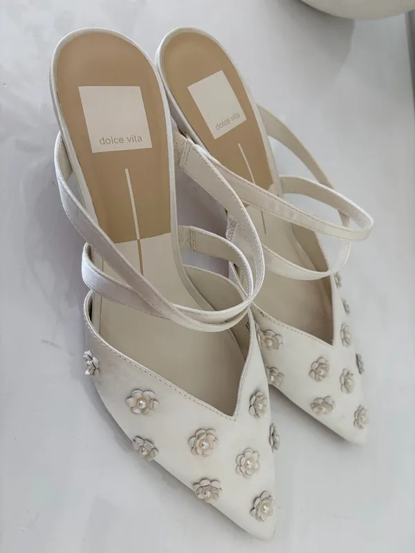 DV by Dolce Vita Kenton Ivory Floral Pearl Pointed Toe Mule Heels Size 8 Coquette Bridal $135 - Image 6