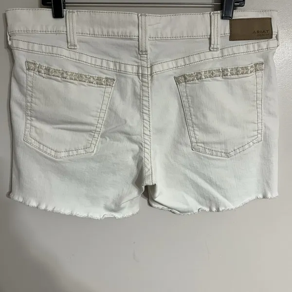Ariat Women's White High Rise‎ Boyfriend 5" Shorts Size 32R Embroidered - Image 15