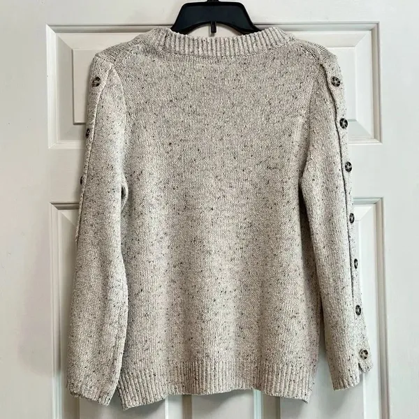 NWT Francesca’s Alya Heather Oat Crew Neck Sweater Button Sleeves Small - Image 4