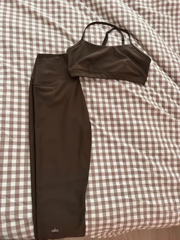 Alo Yoga Set - Image 3