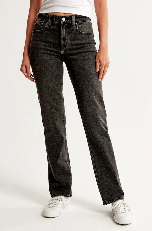 A & F Mid Rise 90s Straight Jean - 31 SHORT - Image 4