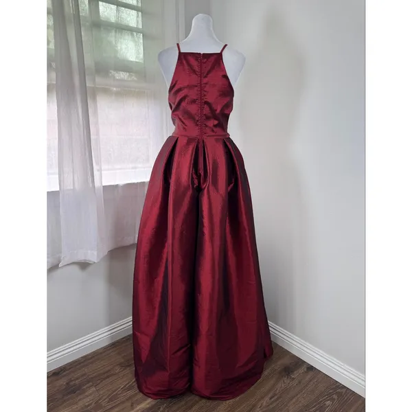 Vintage Y2K Windsor Crimson Sleeveless A-Line Floor Length Gown - Image 6
