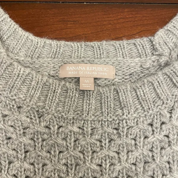 Banana Republic‎ Italian Yarn Sweater - Image 2