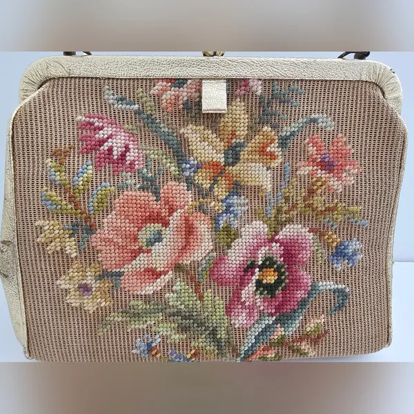 Vintage Souré Bag NY Tapestry Handbag - 1950s Floral Needlepoint & Gold Shimmer - Image 9