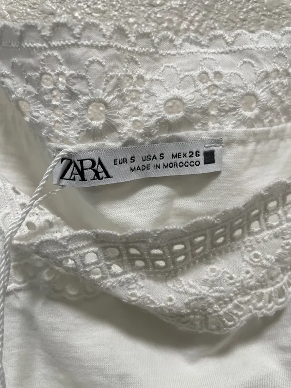 Zara White Eyelet Lace Crop Top with Scalloped Straps - Image 2
