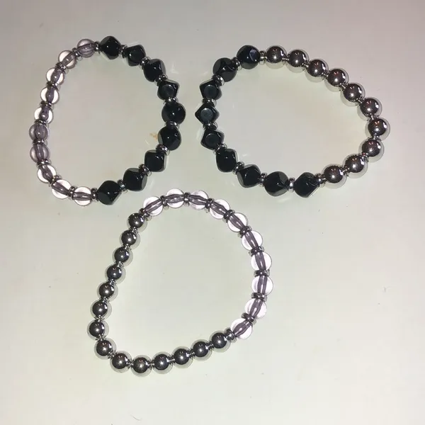 Stretch Beaded Bracelet Set - Black & Silver Tones - Image 4