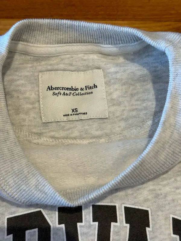 Abercrombie & Fitch Light Gray Harvard Crewneck Sweatshirt Size XS - Image 4