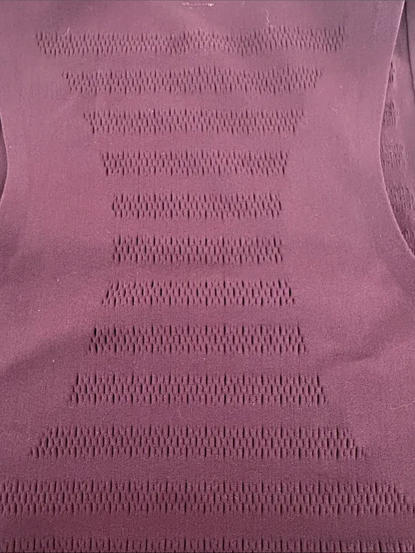 EUC lululemon athletica Maroon Knit Crop Tank - Image 3