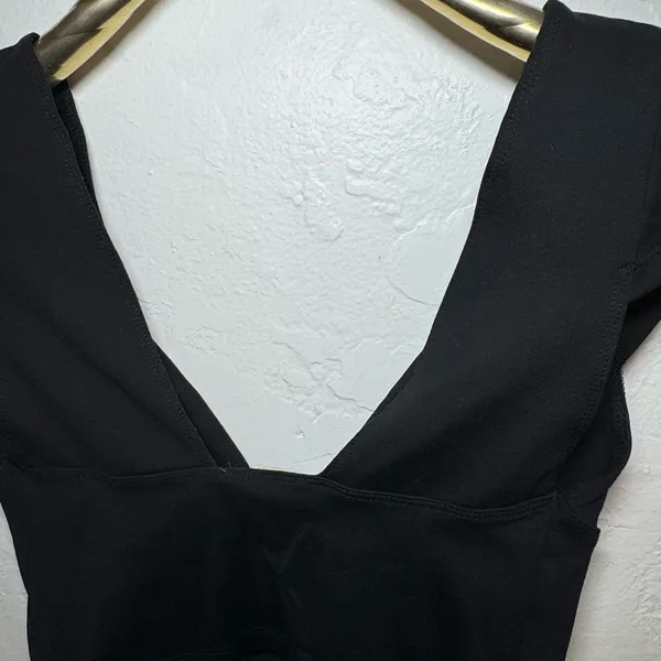 Free People Black Sexy Crop Top Xs Euc Like New - Image 5