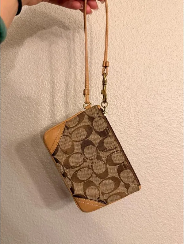 Vintage Tan Coach Wristlet - Image 3