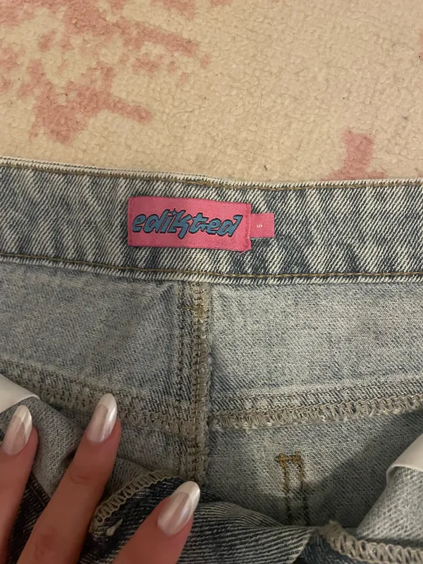 Edikted Devin Low-Rise Micro Denim Shorts - Image 3