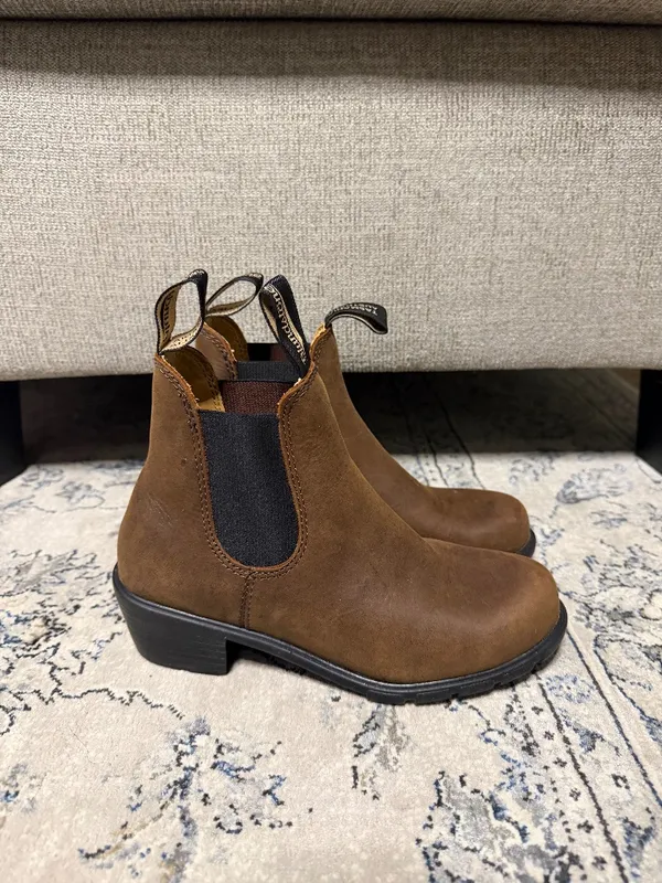 Blundstone 1673 Heeled Chelsea Boots - Image 5