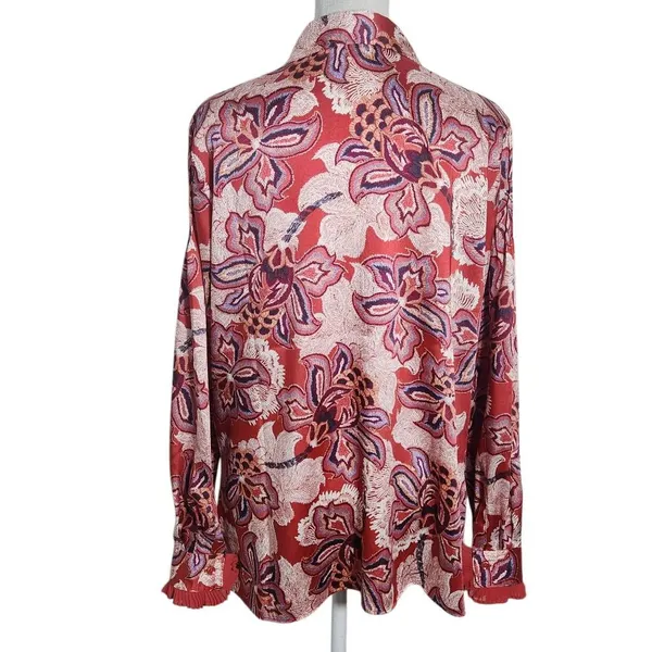 Chico's Red Satin Paisley Blouse with Ruffled Cuffs Size Medium Colorful Blouse - Image 2