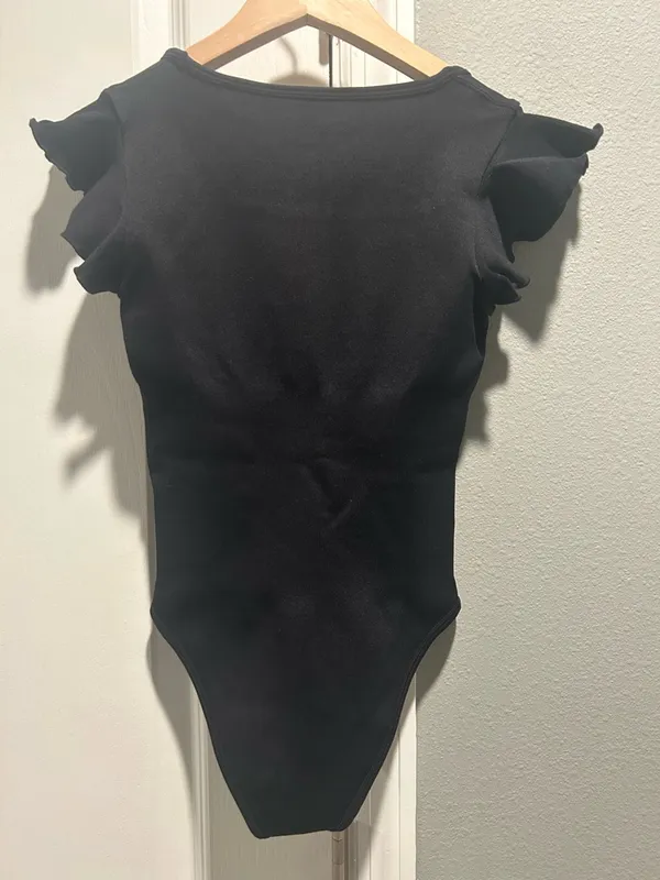 OQQ Square Neck Flutter Sleeve Bodysuit in Black Size S - Image 5