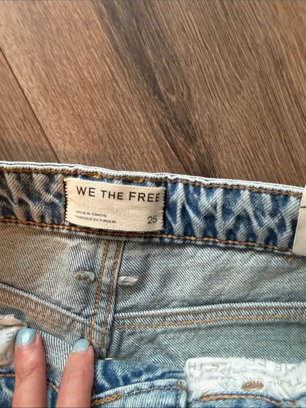 Free People Tennessee Low Rise Boyfriend Jeans- size 25 - Image 4