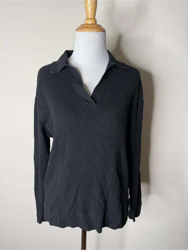 Uniqlo Black Rib Knit Polo - Image 2