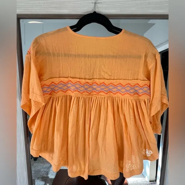 Free People Cropped Flowy Embroidered Top size Small Peach/Orange tie front - Image 4
