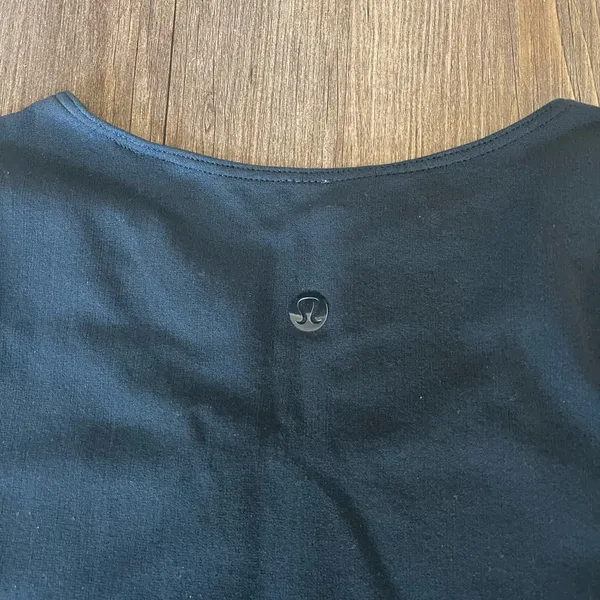 Lululemon Long Sleeve Crop Top - Image 4