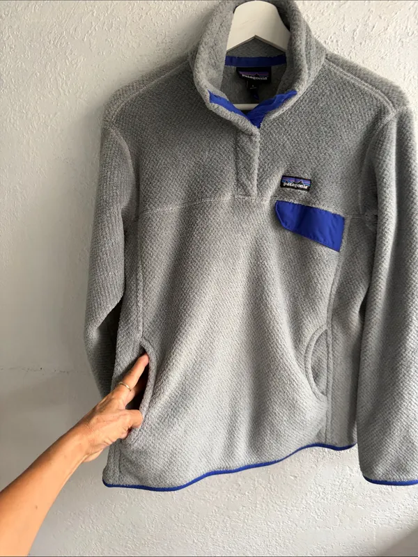 Patagonia Light Gray Fleece Zip-Up with Blue Trim - Image 3