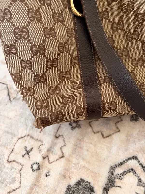 Gucci Shoulder Bag - Image 2