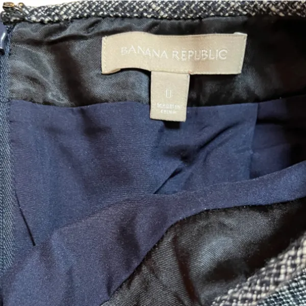 Banana Republic Classic Work Mini Skirt Size 0 Gray Tweed Back Slit Zipper - Image 3