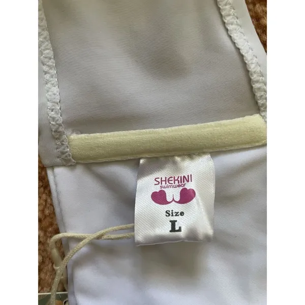 SHEKINI White Bikini Top Size L Wrap Style Adjustable Swimwear - Image 3