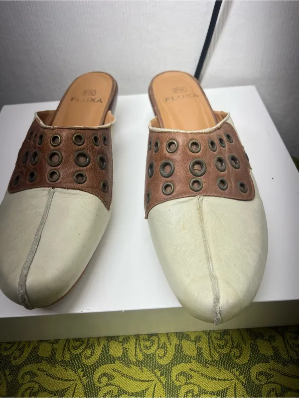 Lux Two-Tone Cream and Brown Leather Slip-On Mules color light mint - Image 2