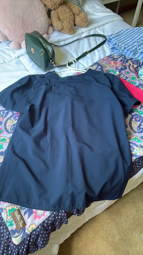 Carhartt scrub top - Image 2