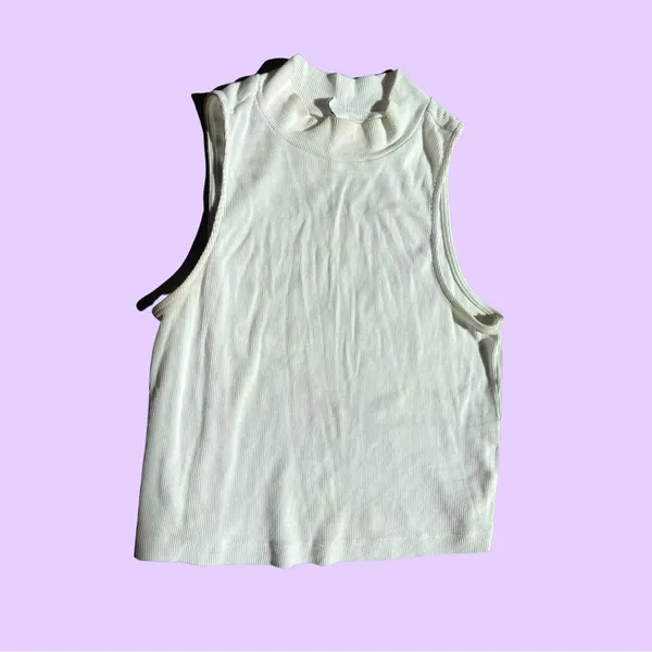 White mock turtle neck cropped tank top 🔥 - Image 2