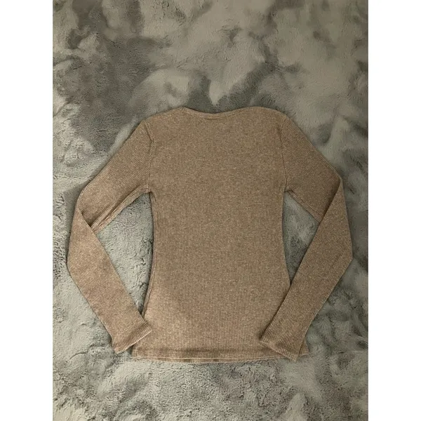 Old Navy ribbed long sleeve tee - Image 2