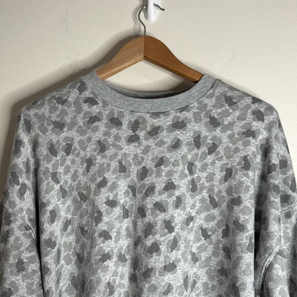 Aerie Women’s Oversized Terry Sweatshirt Leopard Print Loungewear Cozy size S - Image 3