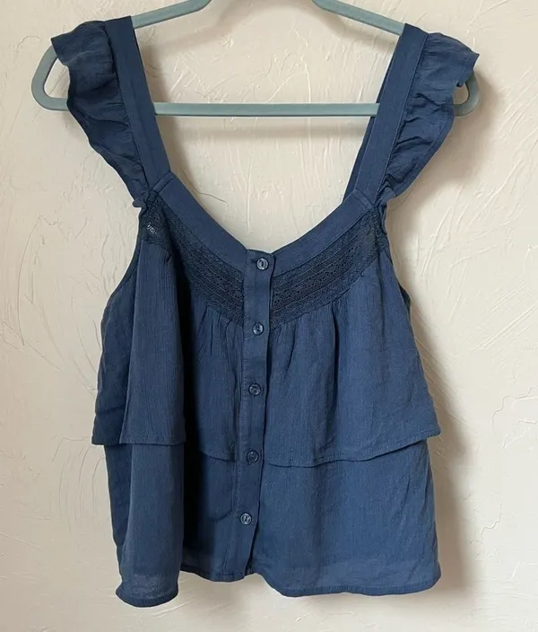 NWT American Eagle cropped blue ruffle top size M - Image 2