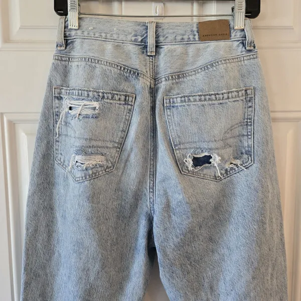 American Eagle Highest Rise Mom Jeans Size 4 Distressed Hi-Low Waist Y2K Denim - Image 4