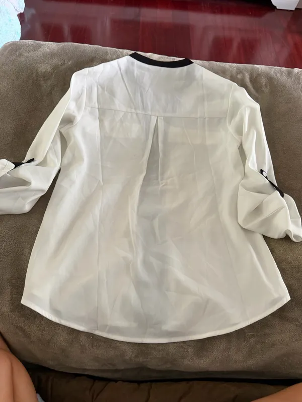 Gaharu white and black work top - Image 2