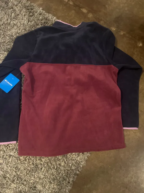 NWT Columbia sweatshirt  - Image 2