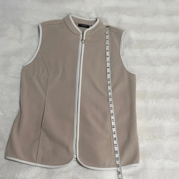 Susan Graver Size XS Beige Sleeveless Fleece Vest - Image 8