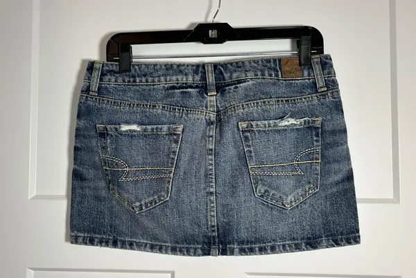 American Eagle Vintage jean skirt size 6 - Image 3