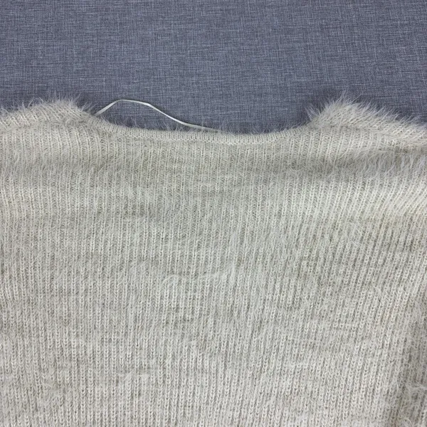 Kimchi Blue Sweater Womens Small White Acrylic Polyamide V Neck‎ Fuzzy Pullover - Image 9