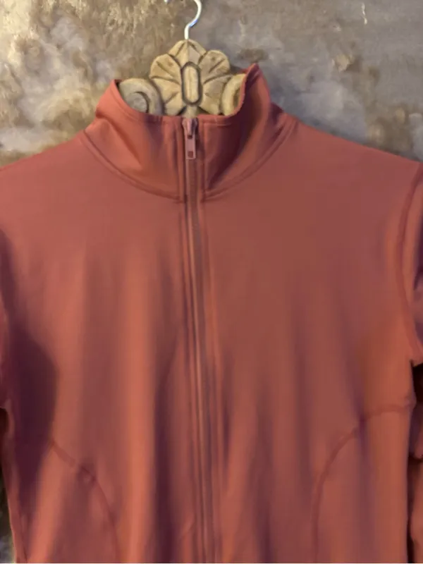 Fashion Athletic Jacket Women’s Size M Cropped Full Zip-Up Jacket in Rust - Image 6