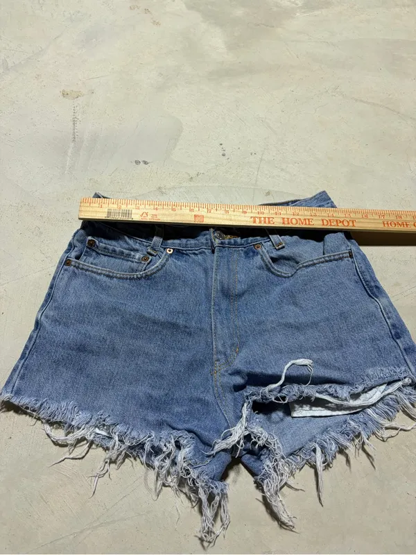 Levi’s Classic cut off Blue Denim Women's Shorts 28 - Image 4