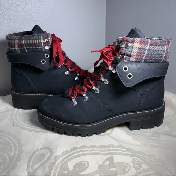 No Boundaries Black Lace-Up Boots with Red Laces and Plaid Cuff - Image 9
